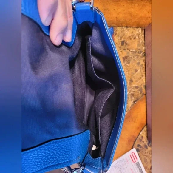 Marc Jacobs electric blue crossbody - Picture 8 of 10